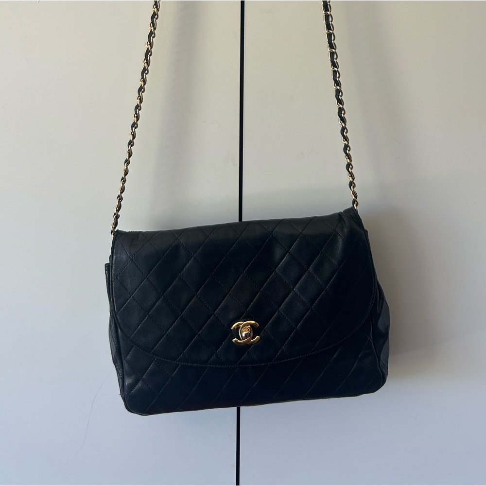 Vintage Chanel Crossbody in Lambskin
